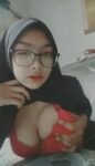 Jilbab Hitam Indo Bikin Sange